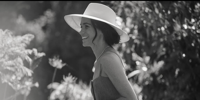 Duchess Meghan Tampil Anggun dalam Potret Eksklusif yang Dirilis untuk Rayakan Ulang Tahunnya