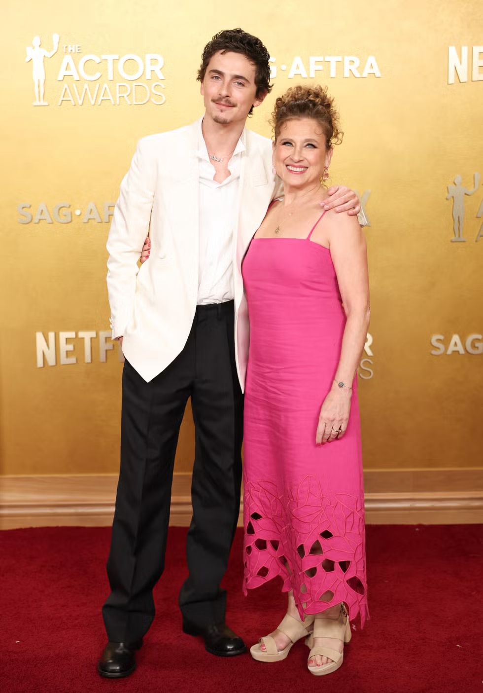 Timoth&eacute;e Chalamet bersama ibunya di red carpet Actor Awards 2026