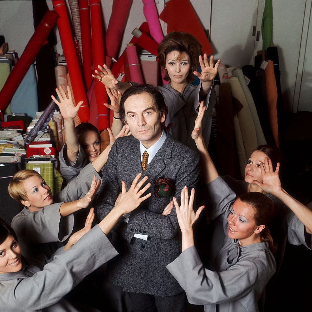 Desainer Fashion Ikonis Pierre Cardin Meninggal di Usia 98 Tahun
