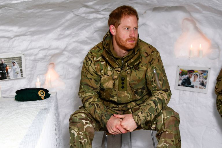 Pangeran Harry Merayakan Valentine di Dalam Igloo