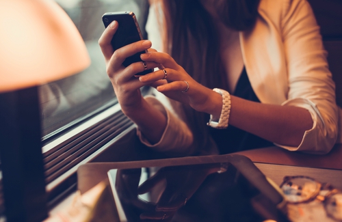 Bazaar Editor: Resolusi Media Sosial di 2016 