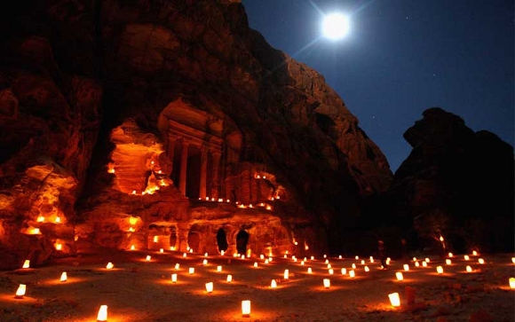 Pesona Wisata Malam Hari