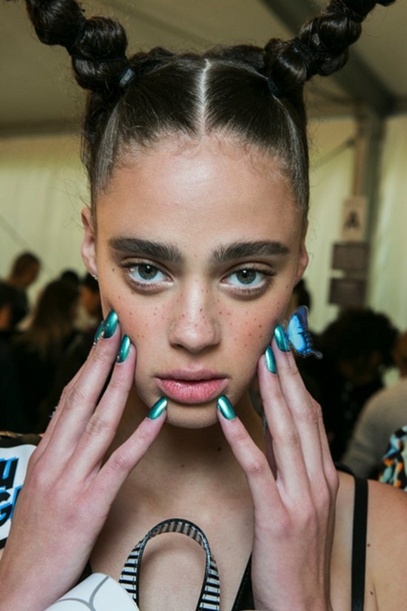 Inspirasi Make Up dari London Fashion Week 2013