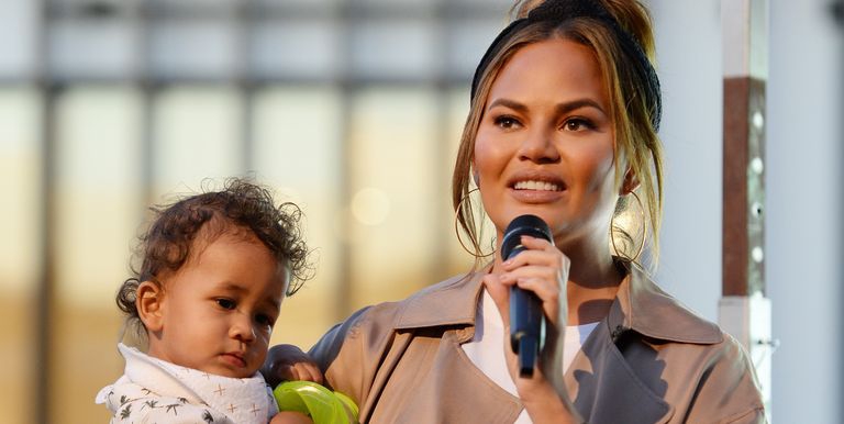 Chrissy Teigen: Saya ingin Memiliki Lebih Banyak Anak