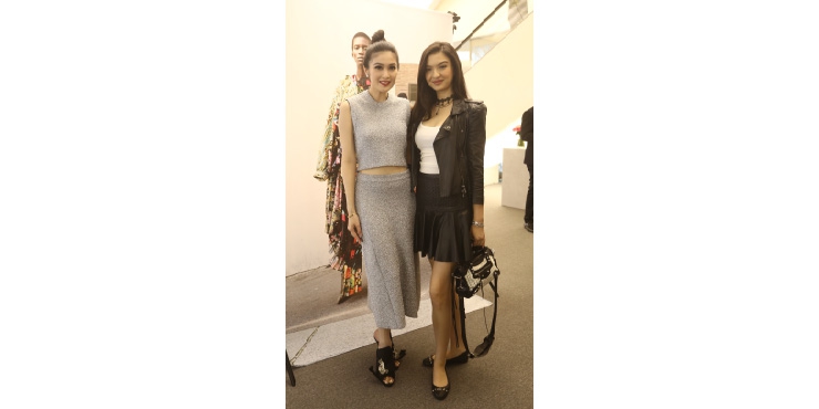 Berinteraksi dengan Karya Baru Balenciaga