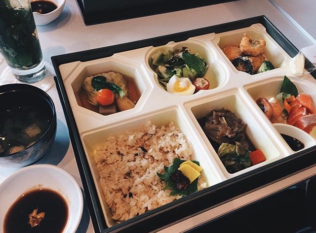 Menikmati Makan Siang ala Jepang