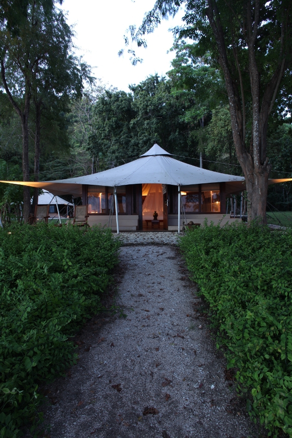 Keindahan Alam Pulau Moyo