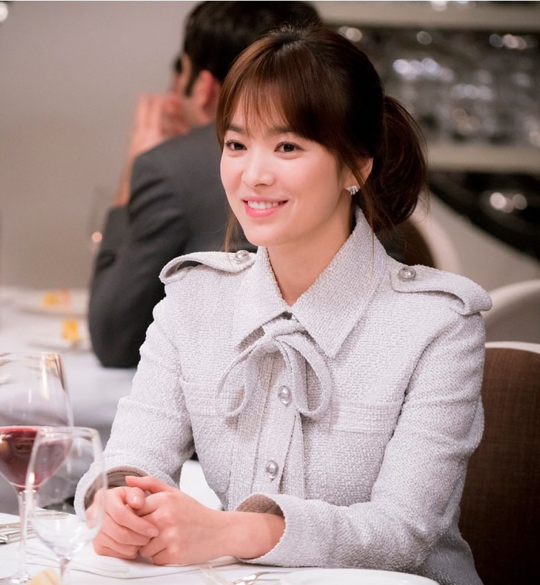 Song Hye Kyo dalam Busana Musim Semi Chanel