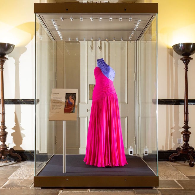 Pameran Busana Putri Diana Terbaru di Istana Kensington