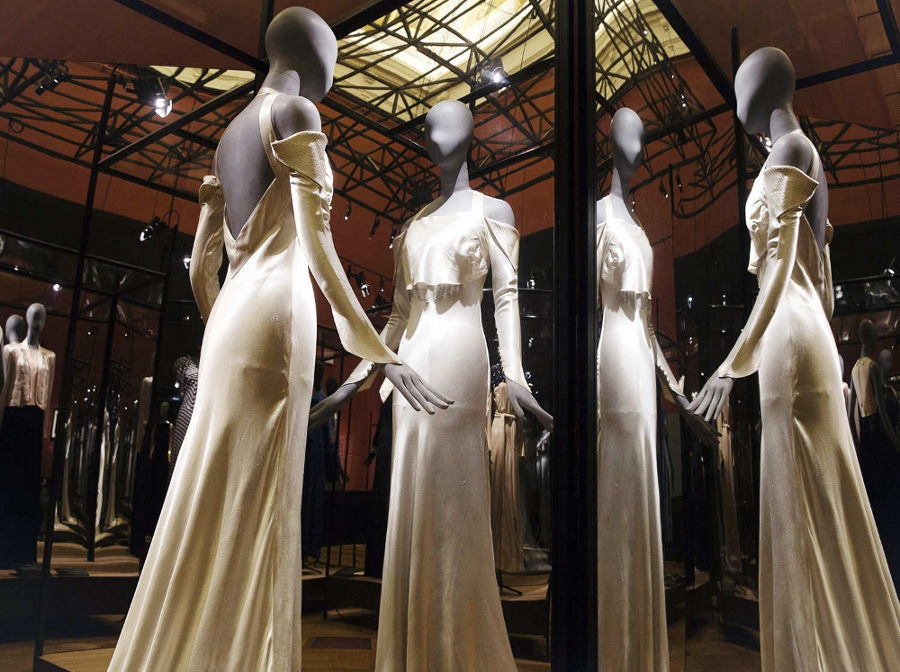 Aroma Mode Legendaris dalam Pameran Lanvin