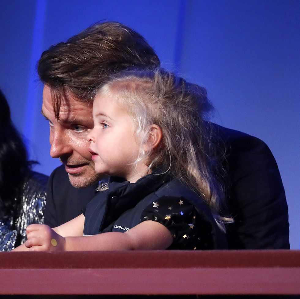 Putri Bradley Cooper, Lea de Seine, Membuat Debut Perdananya