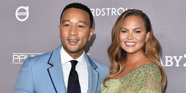 Chrissy Teigen Tanggapi Gelar Sexiest Man Alive John Legend