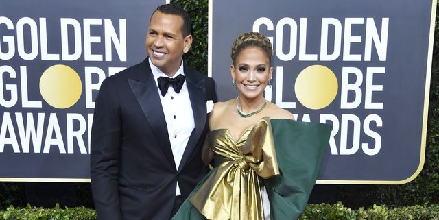 Jennifer Lopez Pamerkan Kemesraan di Karpet Merah