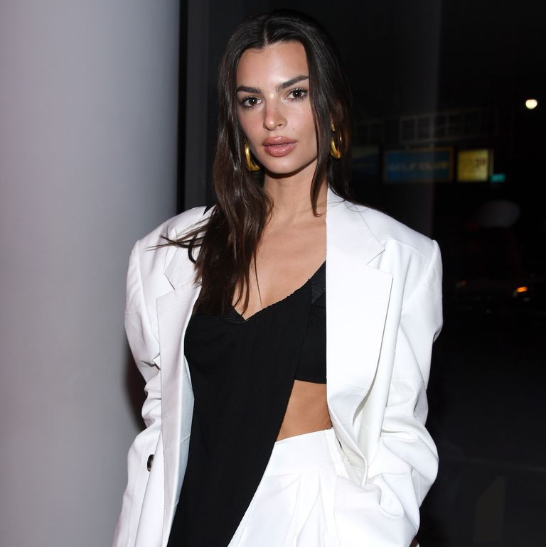 Emily Ratajkowski Bagikan Foto Masa Kecilnya