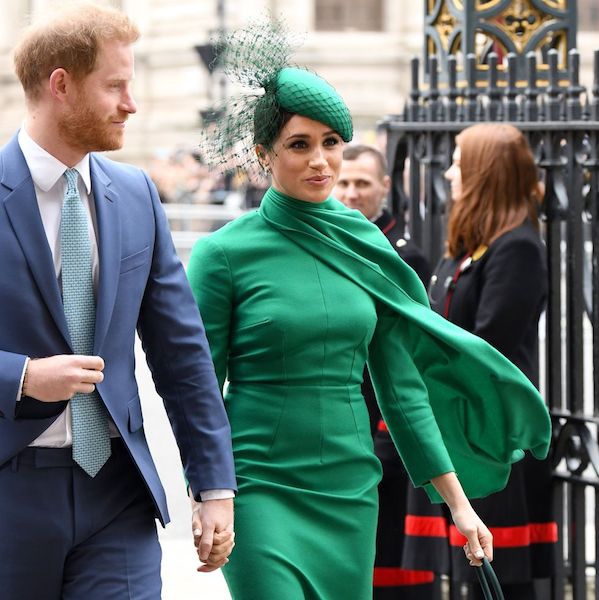 Meghan Markle Kenakan Busana yang Sama dengan Gigi Hadid