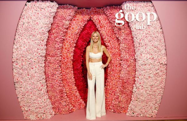 Gwyneth Paltrow Pakai Bra Top ke Pemutaran Serial Tebarunya