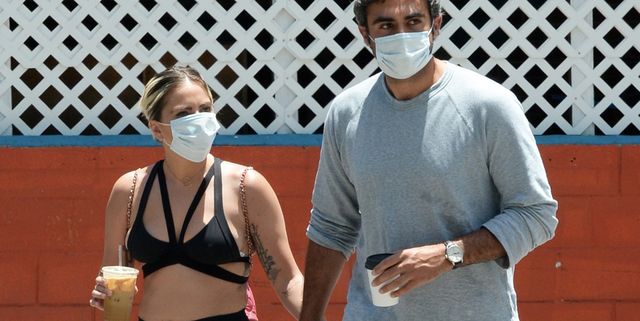 Lady Gaga Mengenakan Athleisure yang Seksi Saat Membeli Kopi