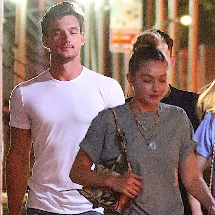 Busana Serasi Gigi Hadid dan Tyler Cameron Saat Berkencan