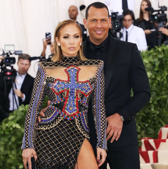 Jennifer Lopez Dan Alex Rodrigues Telah Bertunangan