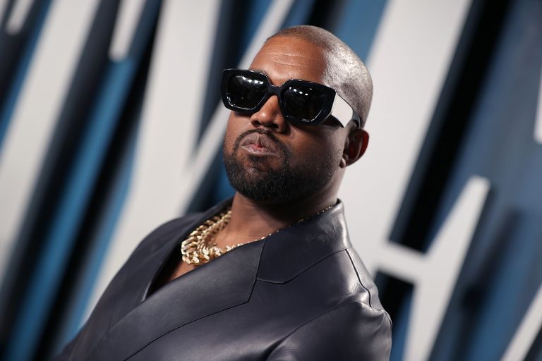 Kanye West Lakukan Kebaktian Minggu di Paris Fashion Week