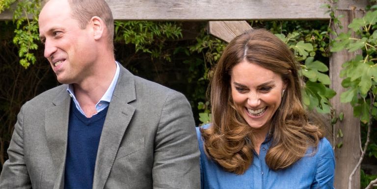 Sambut Musim Gugur, Kate Middleton Kenakan Gaun Denim