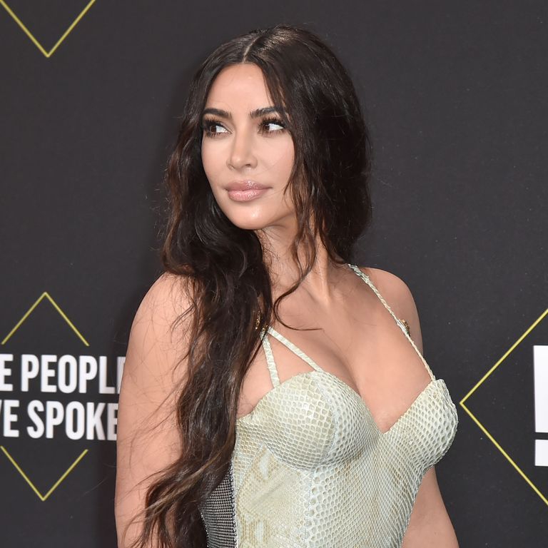 Kim Kardashian Merilis Kartu Natal dari Keluarga West