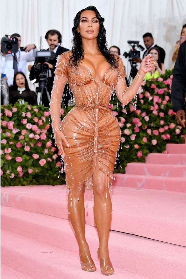 Gaun Kim Kardashian di Met Gala Butuh 8 Bulan Pengerjaan