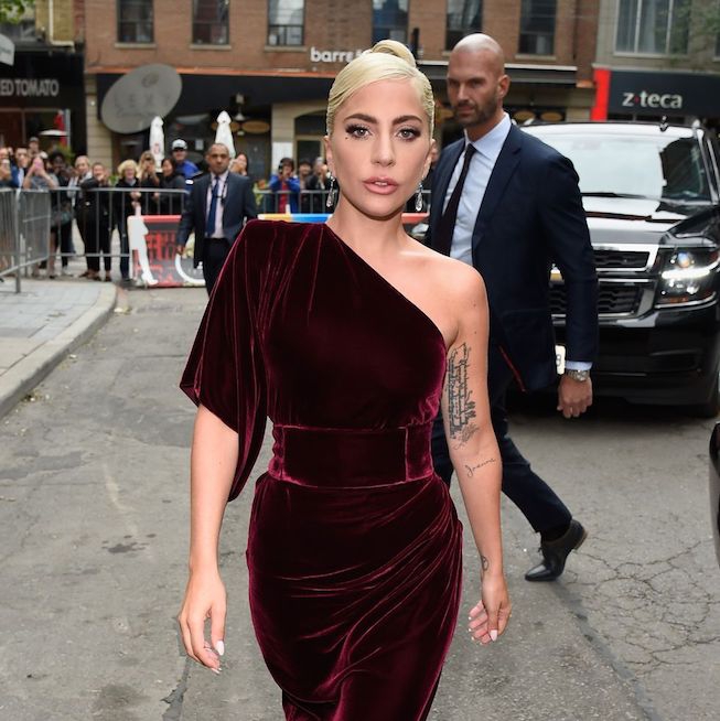 Lady Gaga Unggah Foto Makan Malam Romantis dengan Pacar Baru
