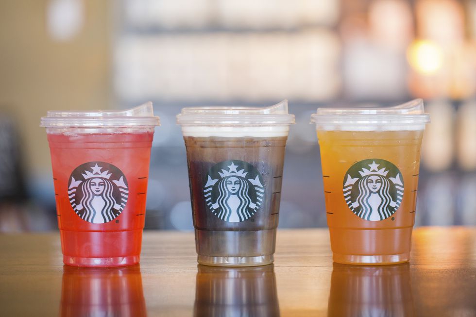Seluruh Gerai Starbucks Akan Bebas Sedotan Tahun 2020