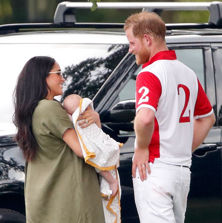 Pangeran Harry & Meghan Bersantap Siang di Restoran Lokal