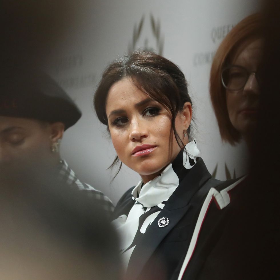 Meghan Markle Menghindari Komen Rasis di Koran Dan Twitter