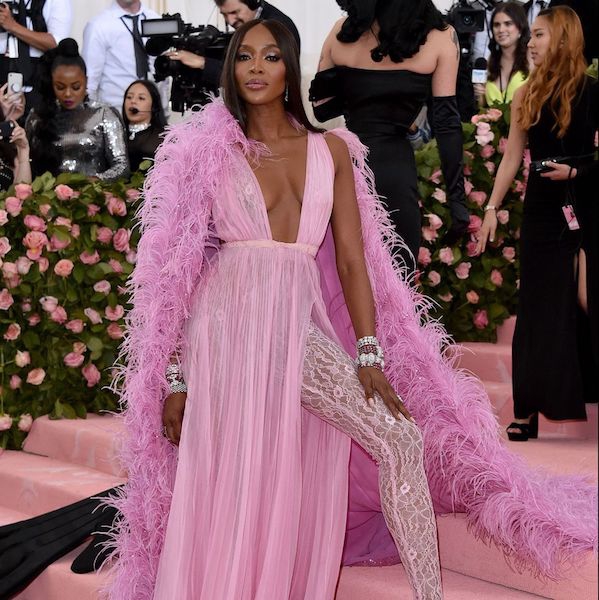 Antisipasi Naomi Campbell Terhadap Coronavirus