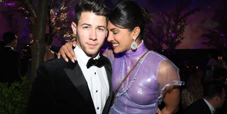Lagi, Priyanka Chopra dan Nick Jonas Adopsi Anjing!