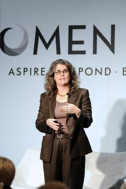 Andrea Ghez menghadiri Women A.R.E Inaugural Summit pada 2013