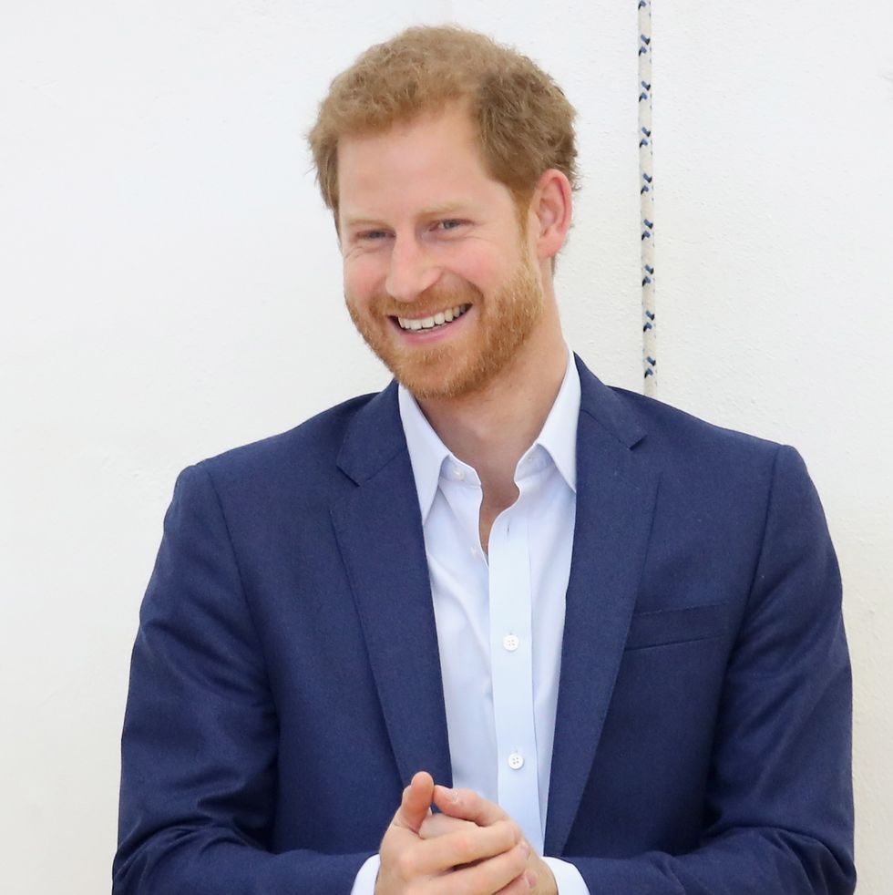 Pangeran Harry Terlihat Ke Supermarket Sendirian di Kanada
