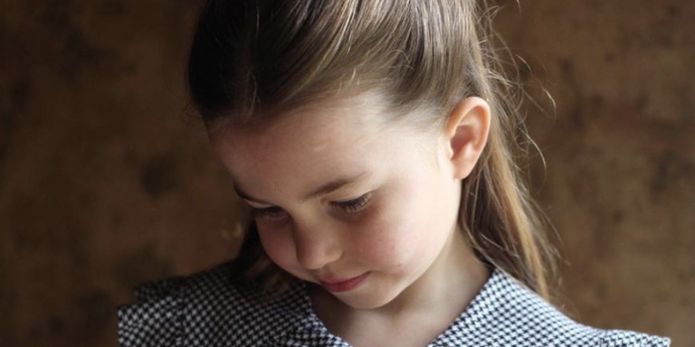 Kate Middleton Bagikan Foto Terbaru Putri Charlotte