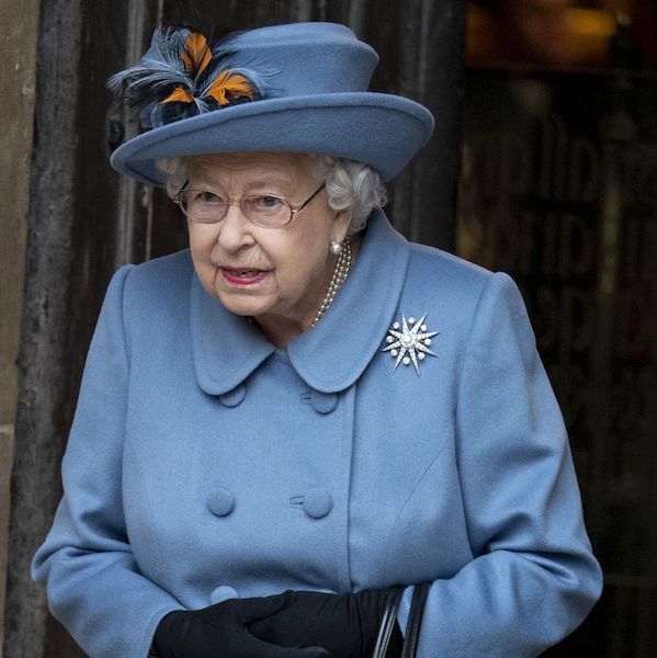 Ratu Elizabeth Gunakan FaceTime & Skype Untuk Berkomunikasi