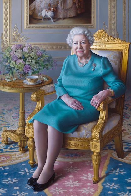 Ratu Elizabeth II Melihat Lukisan Terbarunya Secara Virtual