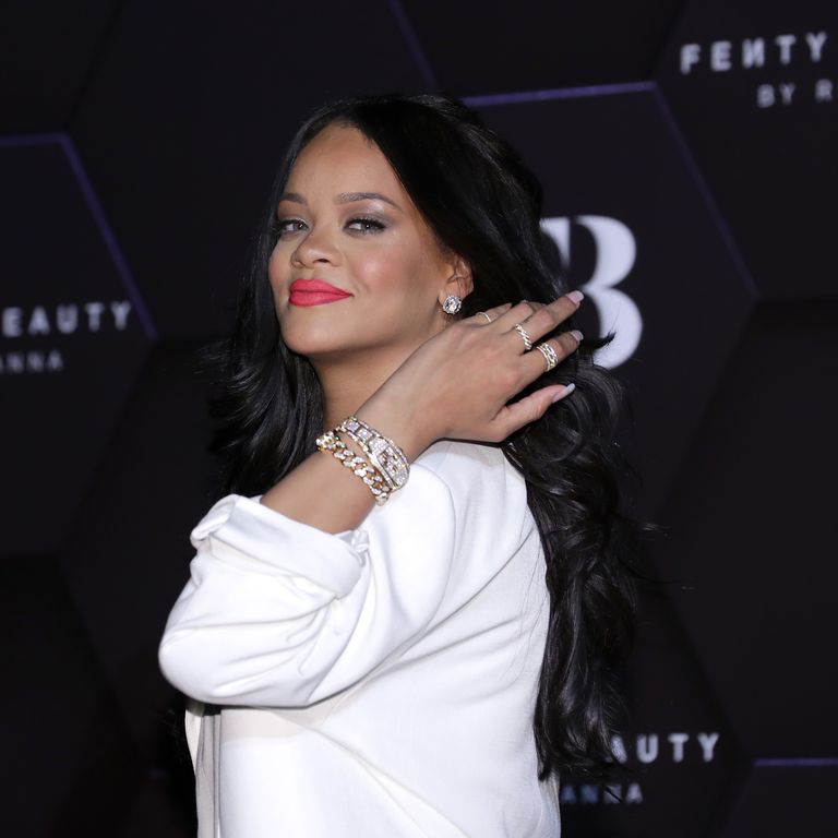 Rihanna Melansir Maskara Fenty Beauty Terbaru di Awal Tahun
