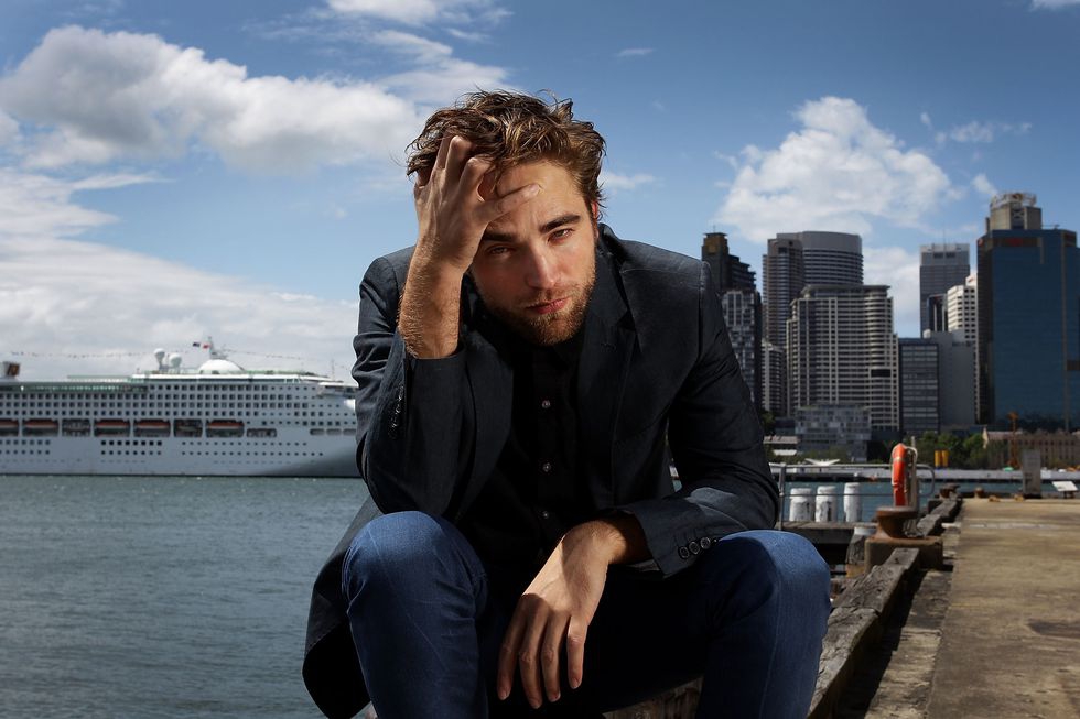Robert Pattinson Membantu Kesenjangan Honor di Hollywood