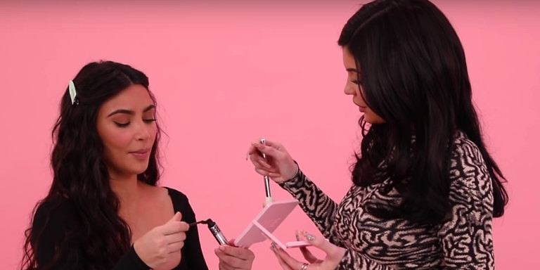 Trik Pakai Maskara dari Kylie Jenner Ini Sungguh Jenius