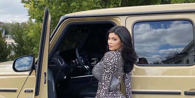 Foto SIM Kylie Jenner Menyebar di Dunia Maya