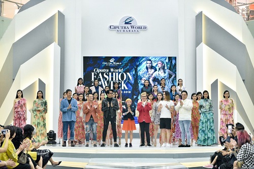 Menjelajahi Fashion Dunia Lewat CWFW 2018 “Gallivant”