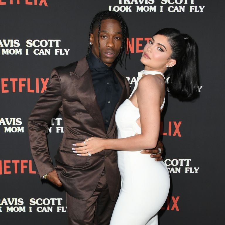 Kylie Jenner dan Travis Scott Berpose Sensual Untuk Playboy