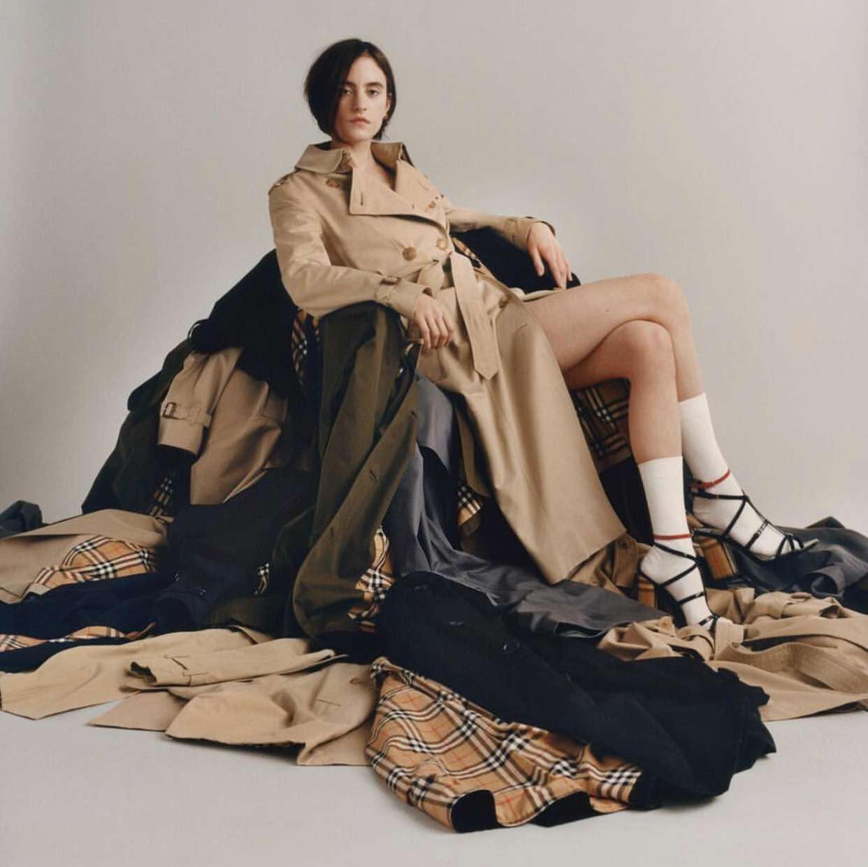 Ide Gaya Trench Coat Terkini dari Burberry