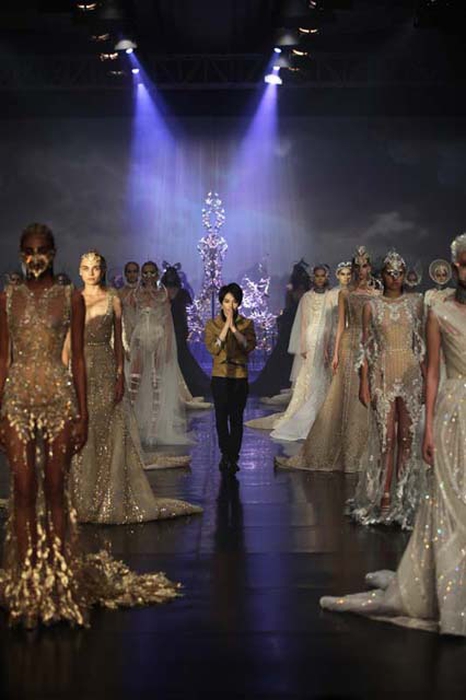 Show Couture Pertama Tex Saverio