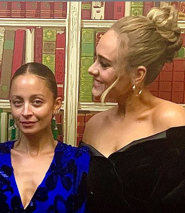 Adele Bagikan Foto Dalam Rangka Ulang Tahun Nicole Richie
