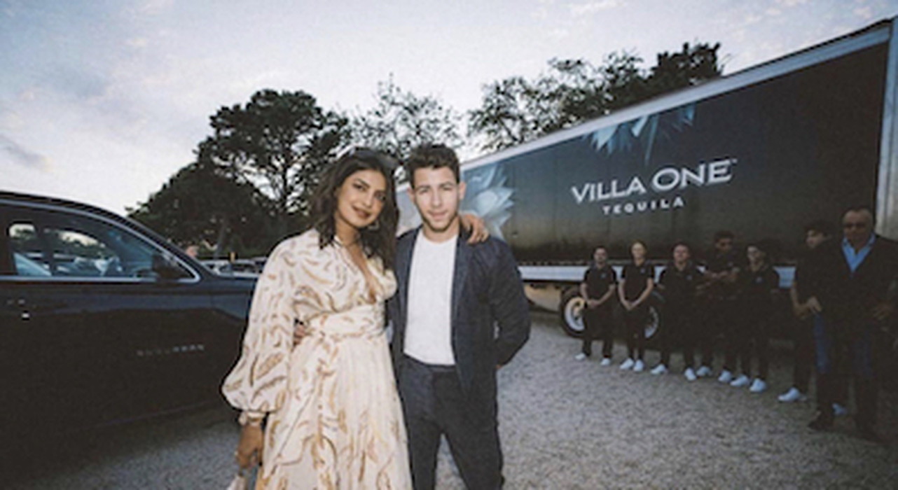 Priyanka Menyewa Stadion Bola untuk Ulang Tahun Nick Jonas