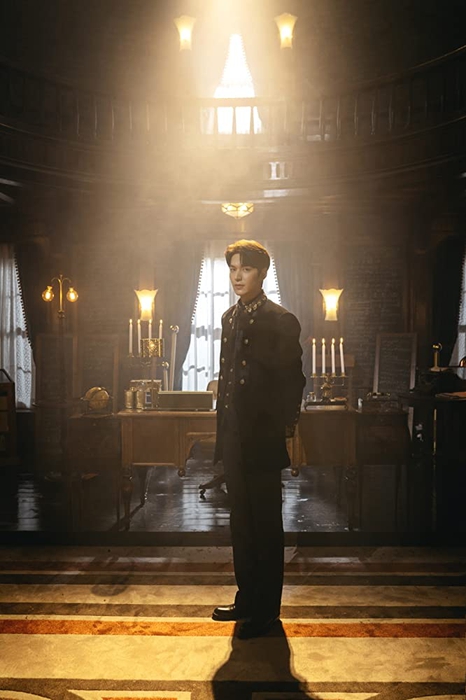 Gaya High Fashion Lee Min Ho di The King: Eternal Monarch