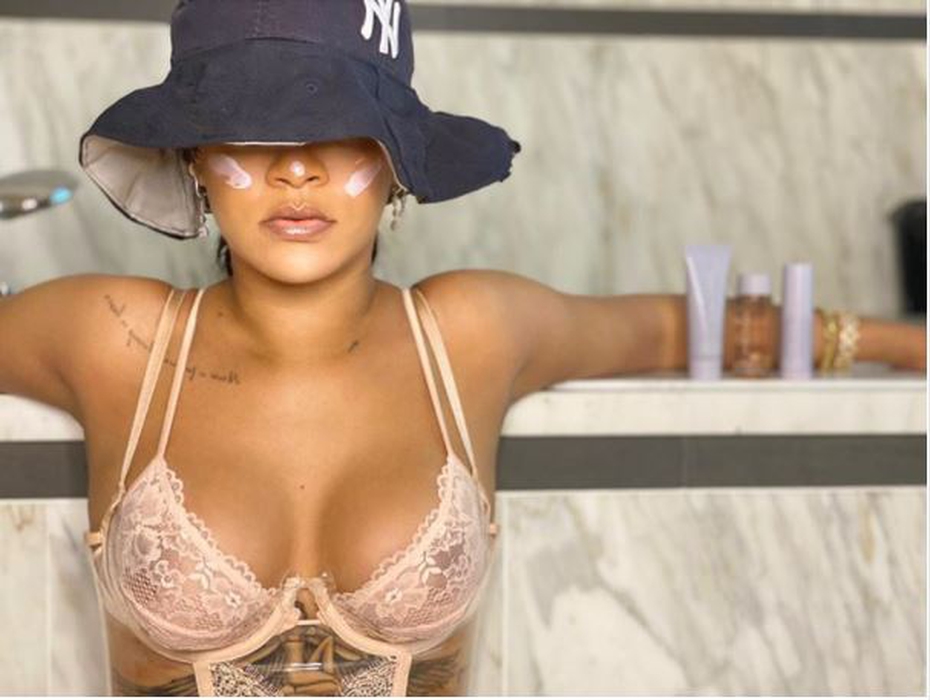 Rihanna Ingatkan Anda untuk Selalu Gunakan Sunscreen!